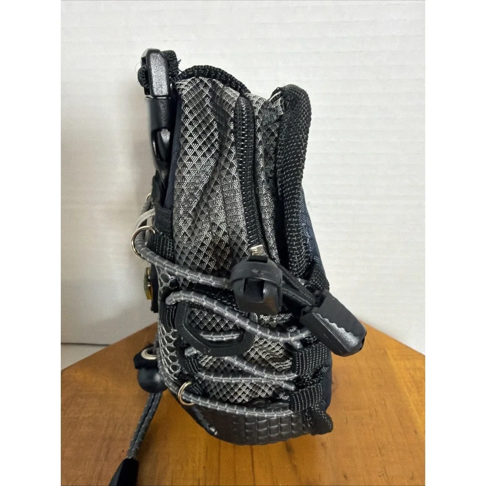 Samsonite Black Camera/Utility Pouch with Compass Belt Loop Travel Bag‎